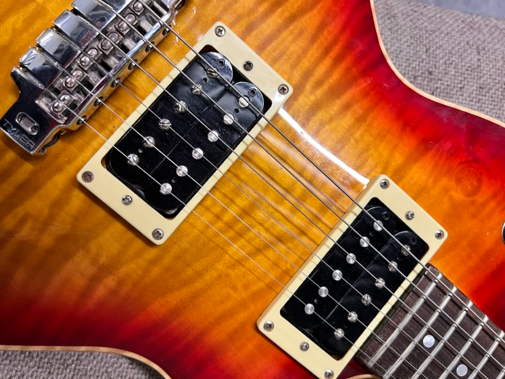 Die Modeling Gitarre von Line6: von aussen wie eine gewöhnliche Gitarre, innen aber Hightech.